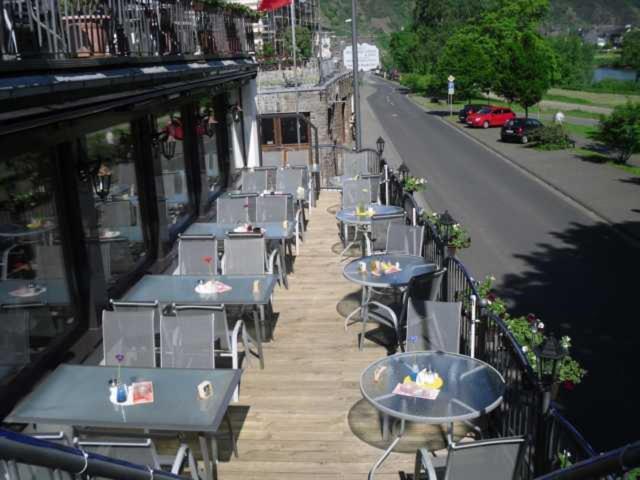 Hotel Restaurant Zum Valwiger Herrenberg Exterior photo